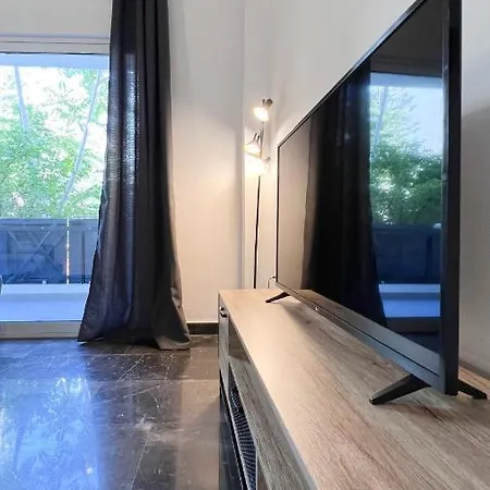 Key Biscayne Elegant 77sqm In Paleo Faliro